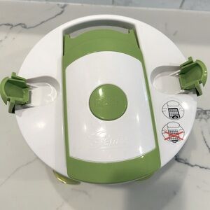Salad Spinner New with Chopping accessories